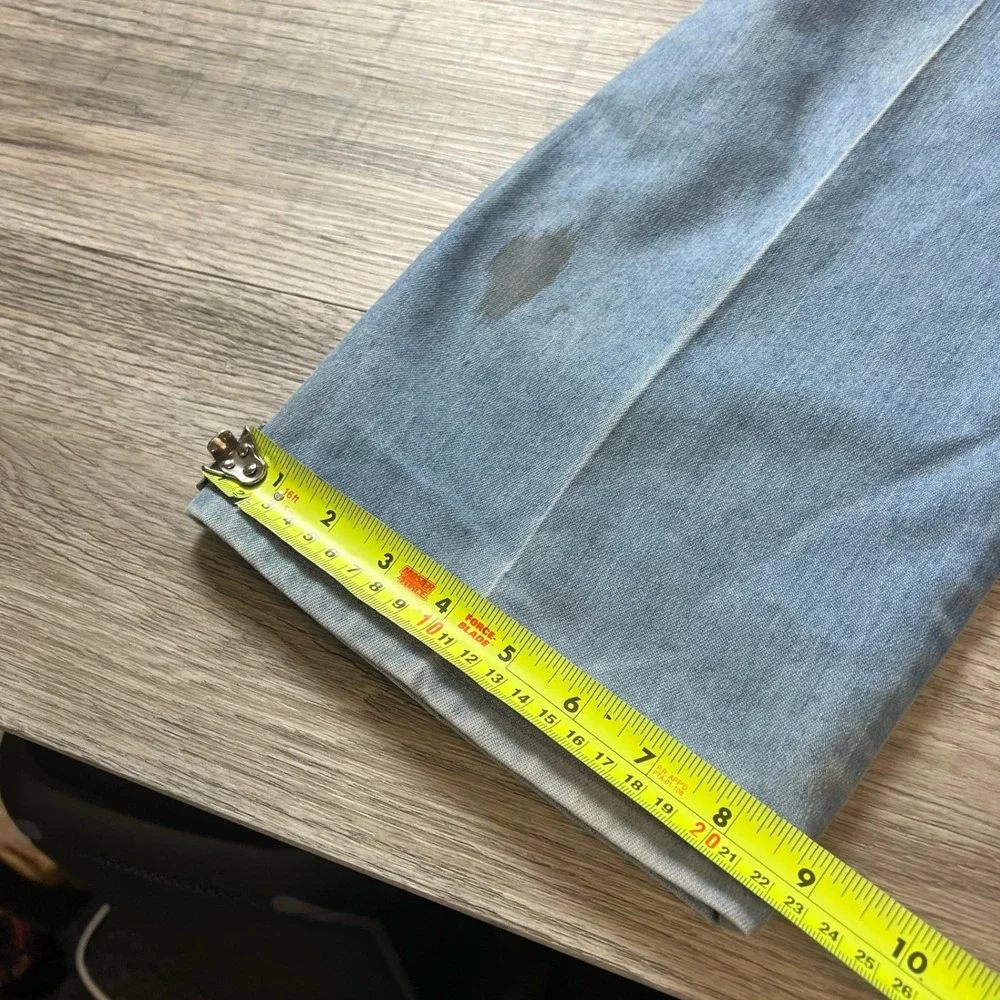 Wrangler Jeans Mens 33x29 Light Blue Distressed Workwear Straight Leg Q30‎